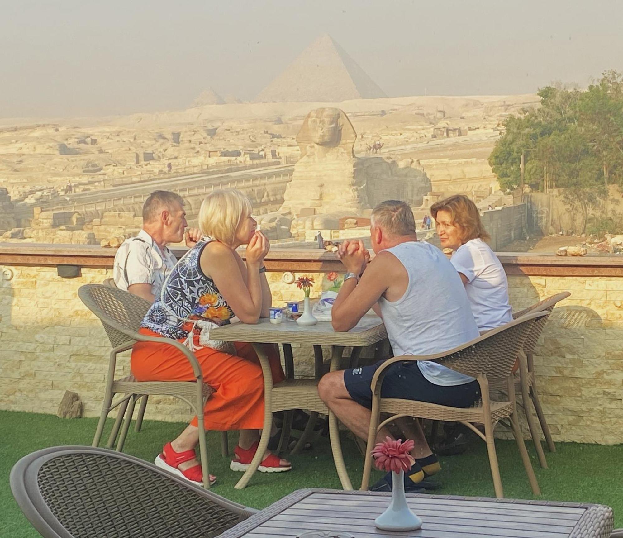 Seven Pyramids Panoramic View Inn Kafret el-Gabal Exterior foto