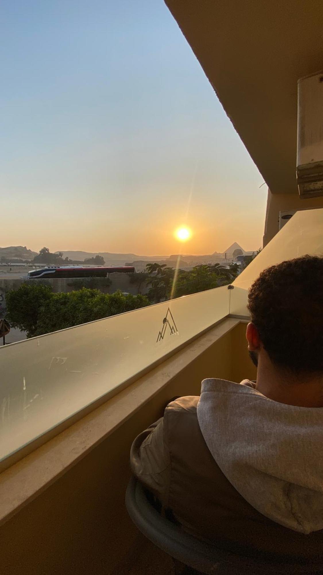 Seven Pyramids Panoramic View Inn Kafret el-Gabal Exterior foto
